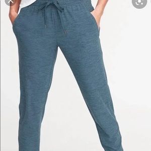 Mid-Rise Breathe ON Jogger Pants | Size M
